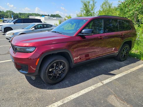 Used 2024 Jeep Grand Cherokee L Altitude AWD/4WD image 1