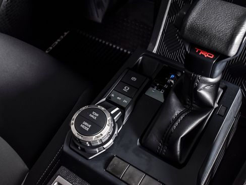 Used 2025 Toyota Tacoma TRD Sport AWD/4WD image 25