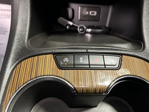 Used 2020 GMC Acadia SLE w/ Driver Convenience Package FWD image 36