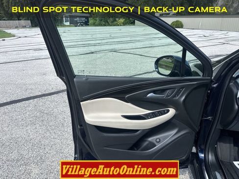 Used 2020 Buick Envision Essence AWD/4WD image 10