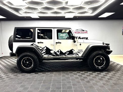 Used 2017 Jeep Wrangler Unlimited Sport w/ Quick Order Package 24S AWD/4WD image 16