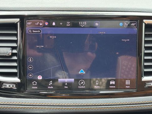 Used 2023 Chrysler Pacifica Pinnacle FWD image 28