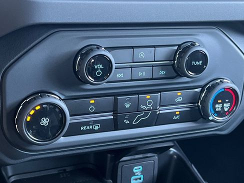 New 2025 Ford Bronco Base image 26