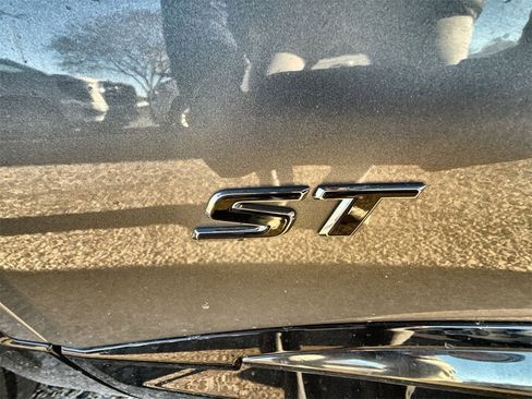 Certified 2025 Buick Envision Sport Touring image 30