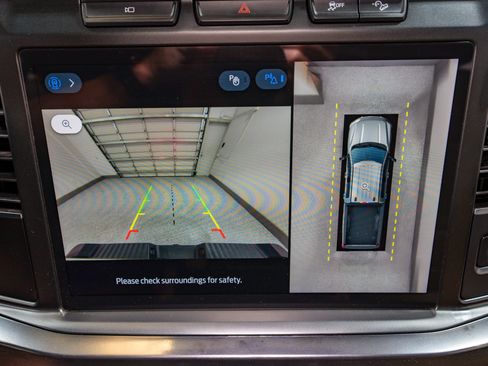 Used 2023 Ford F250 Lariat w/ Chrome Package image 26