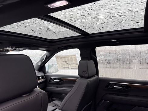 New 2026 Chevrolet Suburban High Country image 15