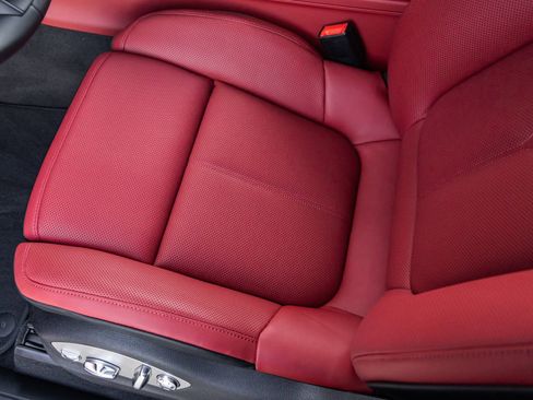 New 2026 Porsche Macan image 26