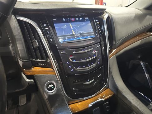 Used 2016 Cadillac Escalade ESV Premium image 23