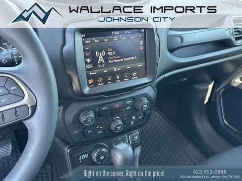Used 2022 Jeep Renegade Latitude AWD/4WD image 23