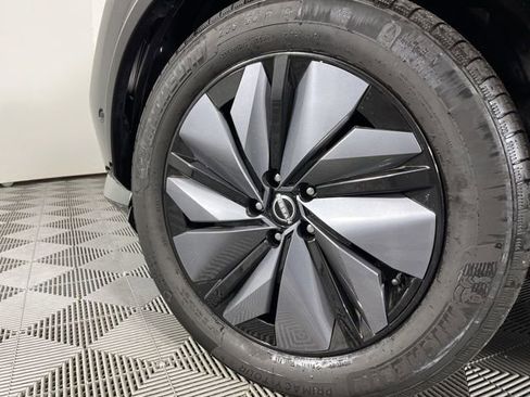 Used 2023 Nissan Ariya FWD image 12