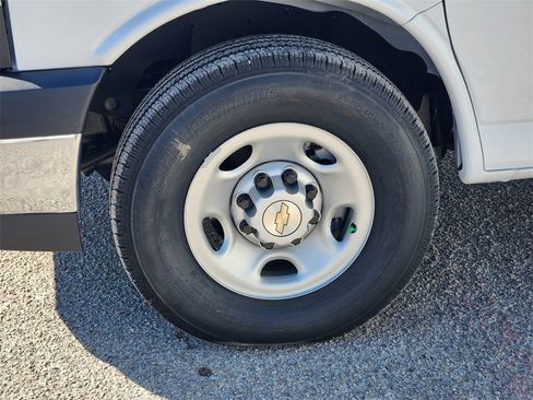 New 2025 Chevrolet Express 3500 w/ Power Convenience Package image 10