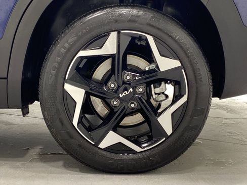 Used 2024 Kia Seltos EX image 10