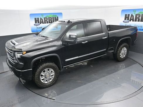 Used 2025 Chevrolet Silverado 2500 High Country w/ High Country Premium Package AWD/4WD image 22