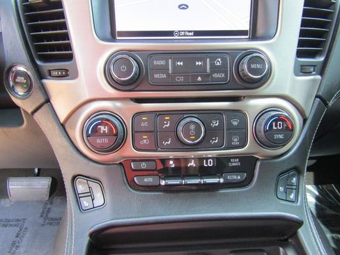 Used 2017 GMC Yukon Denali AWD/4WD image 22