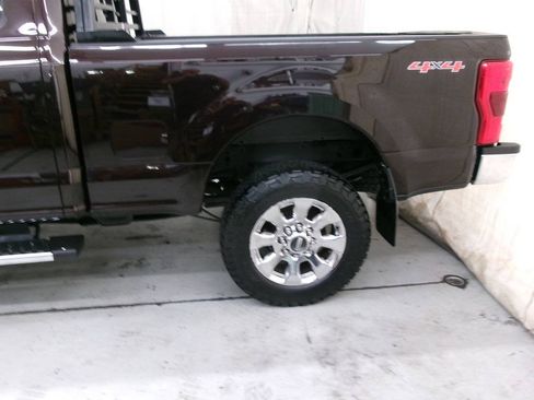 Used 2019 Ford F250 Lariat w/ Chrome Package AWD/4WD image 9