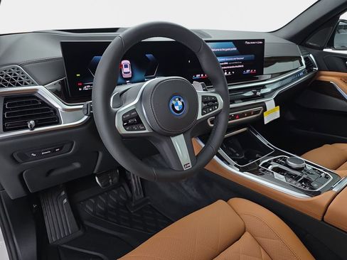 New 2026 BMW X5 xDrive50e w/ M Sport Package AWD/4WD image 16