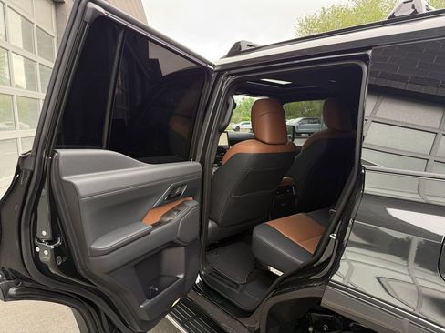 Used 2026 Lexus GX 550 w/ Accessory Package (ZB) AWD/4WD image 26