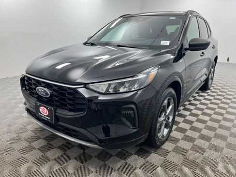 Used 2023 Ford Escape ST-Line w/ Tech Pack #1 AWD/4WD image 2