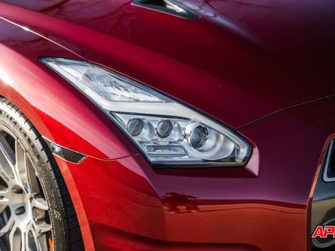 Used 2015 Nissan GT-R Premium image 50