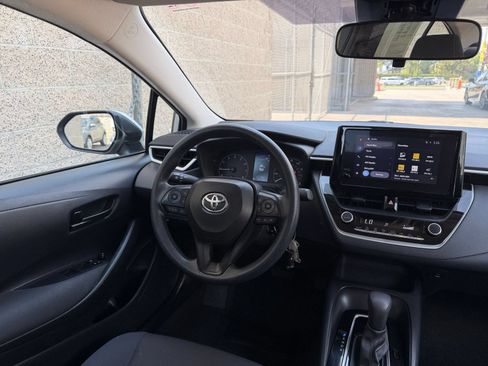 Used 2025 Toyota Corolla LE FWD image 32