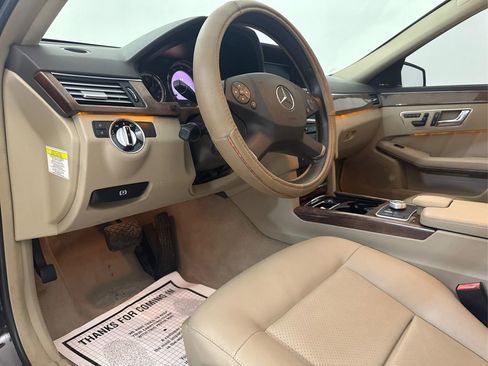 Used 2010 Mercedes-Benz E 350 Sedan image 27