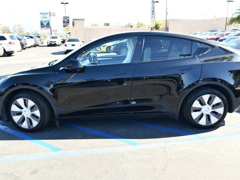 Used 2024 Tesla Model Y Long Range AWD/4WD image 4