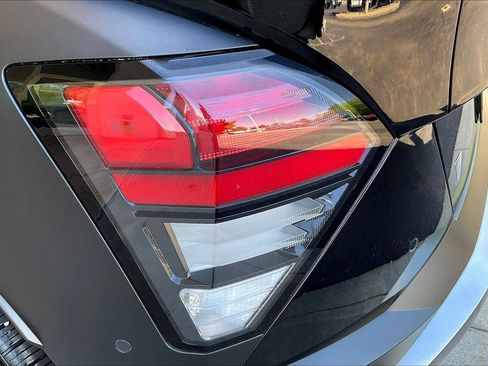Used 2024 Hyundai Kona Limited AWD/4WD image 22