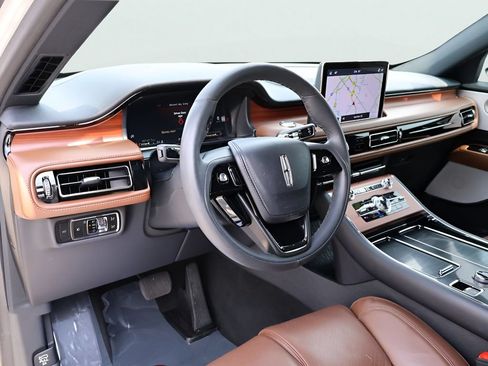 Used 2024 Lincoln Aviator Reserve w/ Equipment Group 201A AWD/4WD image 19