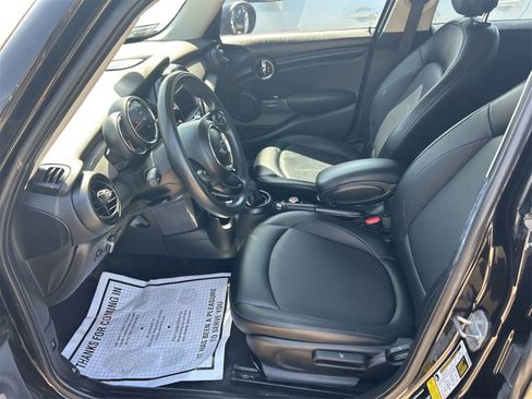 Used 2019 MINI Cooper 4-Door Hardtop FWD image 6