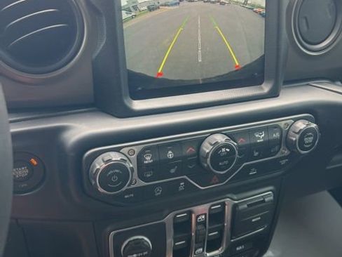 Used 2022 Jeep Wrangler Unlimited Sport AWD/4WD image 27