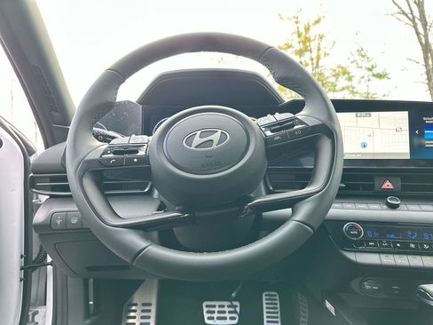 Certified 2025 Hyundai Elantra SEL image 55