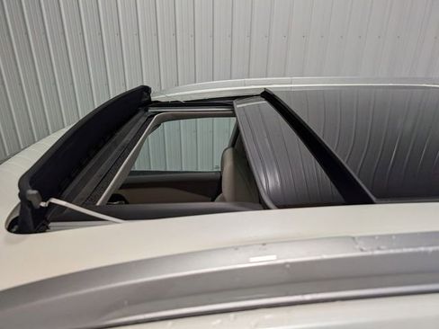 Used 2023 Nissan Rogue SL w/ SL Premium Package image 8