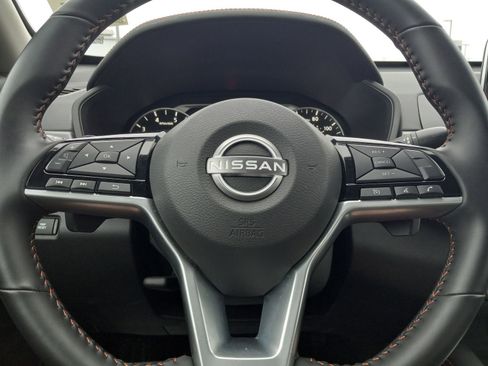 Used 2025 Nissan Altima 2.5 SR AWD/4WD image 18