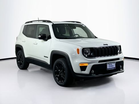 Used 2022 Jeep Renegade Altitude w/ Convenience Group image 3