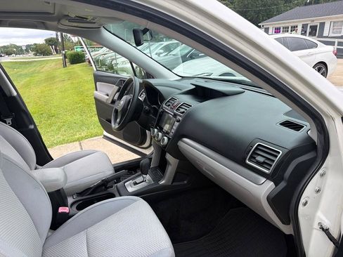 Used 2016 Subaru Forester 2.5i Premium w/ Popular Package #1 AWD/4WD image 16