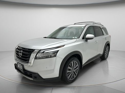 Used 2024 Nissan Pathfinder SL w/ SL Premium Package AWD/4WD image 3