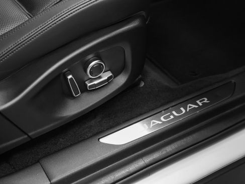 Used 2021 Jaguar E-PACE SE AWD/4WD image 22