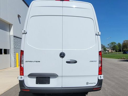New 2025 Mercedes-Benz Sprinter 2500 image 7