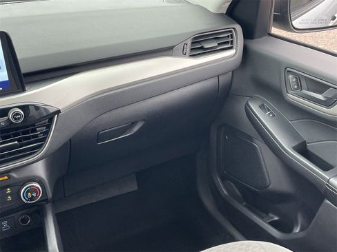 Used 2022 Ford Escape SE image 17