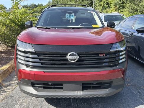 Used 2025 Nissan Kicks SR FWD image 2