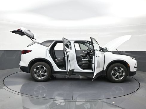 Used 2024 Chevrolet Blazer LT FWD image 29