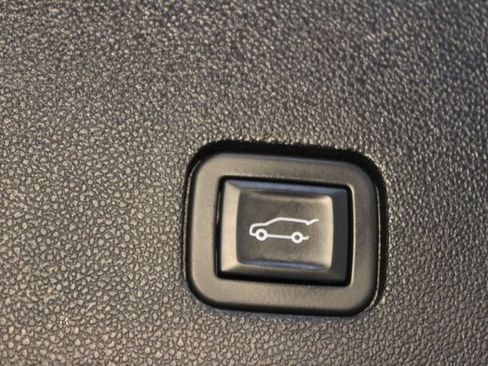 Used 2022 Cadillac XT6 Premium Luxury w/ Platinum Package AWD/4WD image 19