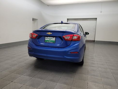 Used 2018 Chevrolet Cruze LT w/ Convenience Package image 7