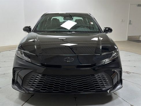 Used 2026 Toyota Camry SE w/ Convenience Package image 2