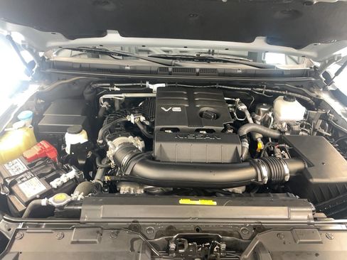 Used 2023 Nissan Frontier PRO-4X w/ Technology Package image 32