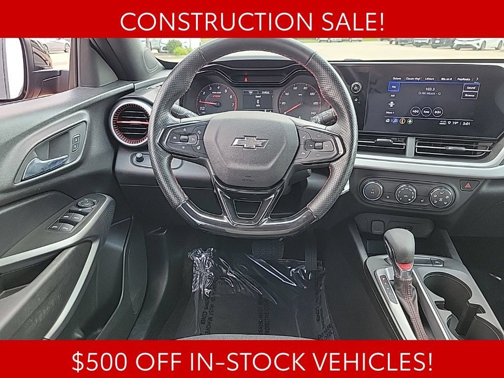 Used 2024 Chevrolet Trax RS FWD image 11
