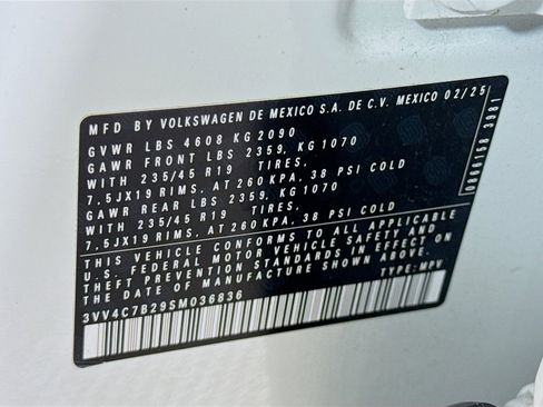 Certified 2025 Volkswagen Taos SEL image 31