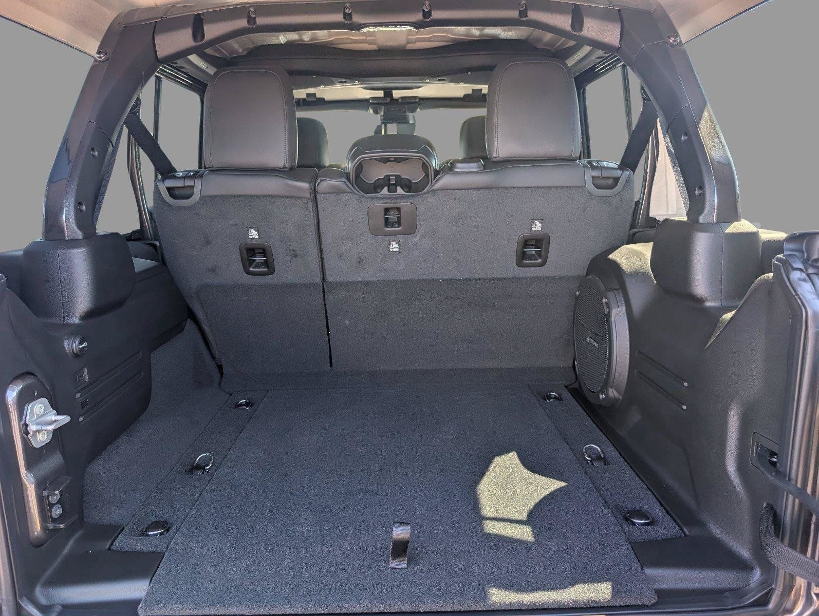 New 2027 Jeep Wrangler Unlimited Sahara AWD/4WD image 5