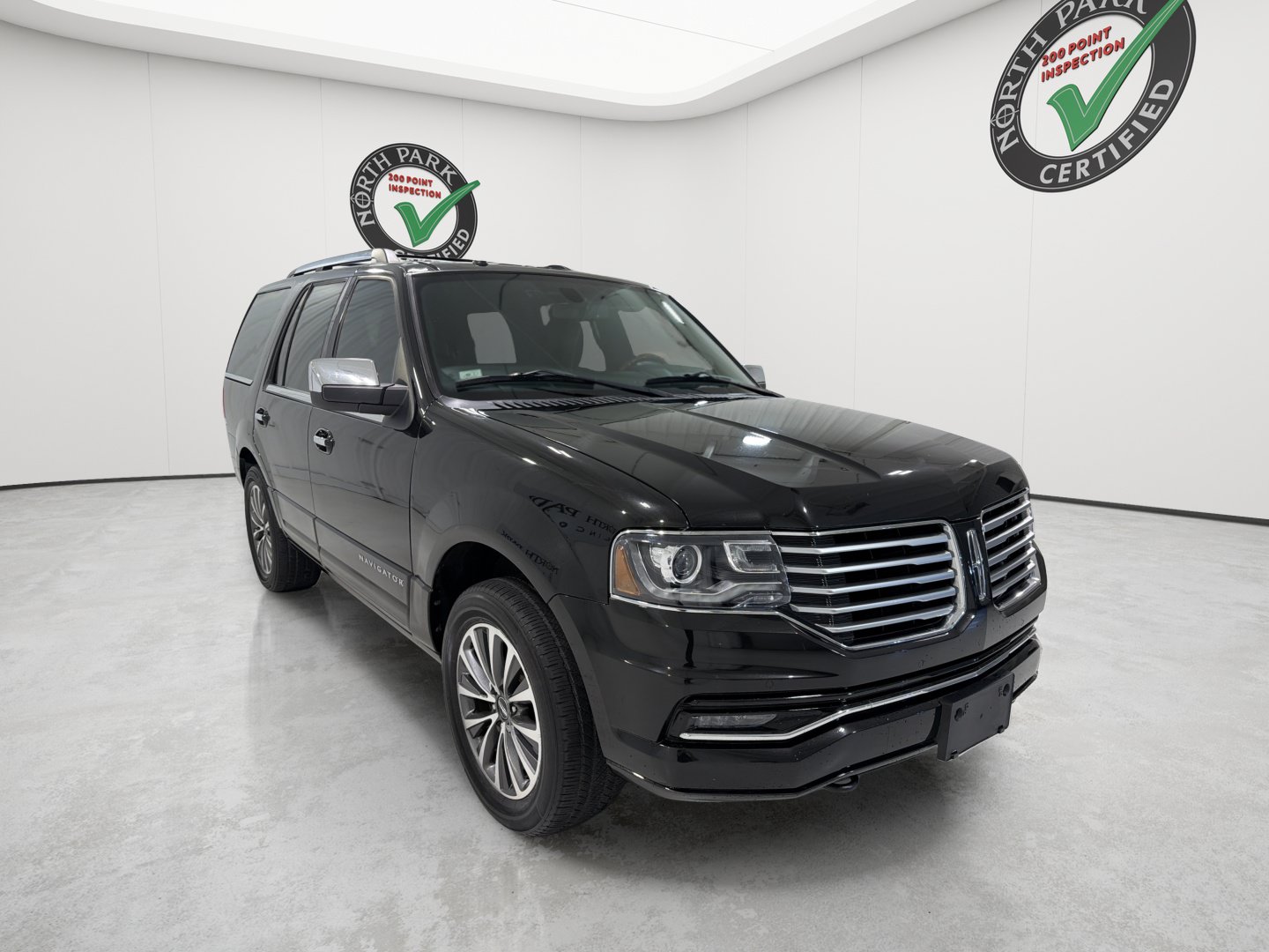 Used 2015 Lincoln Navigator 2WD image 7
