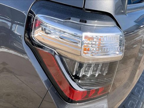 Used 2019 Toyota 4Runner TRD Off-Road Premium image 28